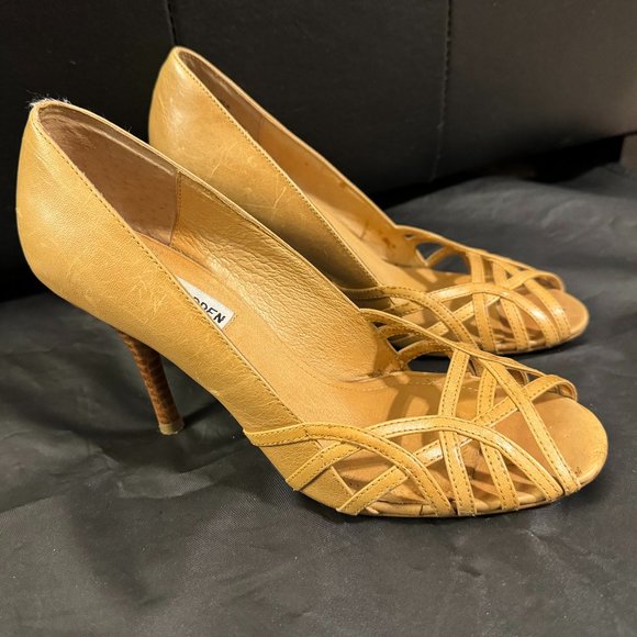 Steve Madden Tan Heels - Picture 7 of 7